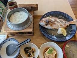 炊きたてごはん食堂 こめやさかなや フレスポジャングルパーク店