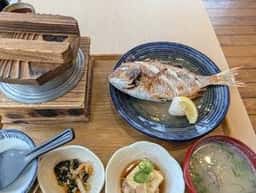 炊きたてごはん食堂 こめやさかなや フレスポジャングルパーク店