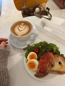 HALO Coffee and Moments.