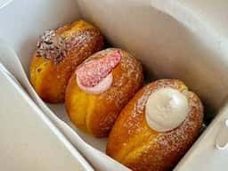 One Hundred BAKERY 富士店