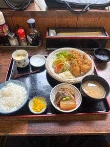 ごはん家 ぼろ小屋