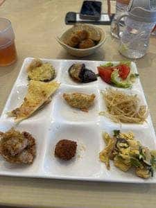 海辺のビュッフェ はとばキッチン