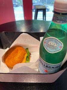 HENRY'S BURGER Harajuku