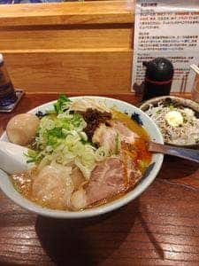 貝だし地鶏中華そば あん藤 えのしま店