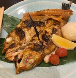 美くに