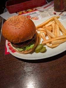 BROZERS' Hamburger 新富町店