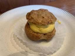 cafe & patisserie jaune