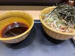 なぜ蕎麦にラー油を入れるのか。田町店