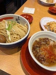 大阪塩系ラーメン しおや