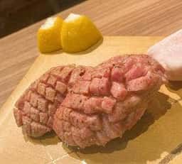 Yakiniku 名もなき名店へ 一切入魂一枚売り焼肉
