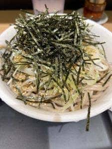 なぜ蕎麦にラー油を入れるのか。田町店