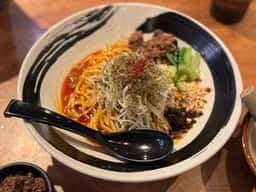 四川担々麺 赤い鯨