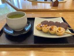HABUTAE1819 羽二重団子 日暮里駅前