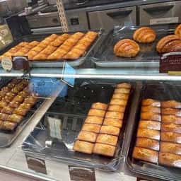 P.G. donut ルクアイーレ店