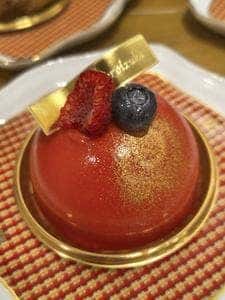 トシ・ヨロイヅカ 東京