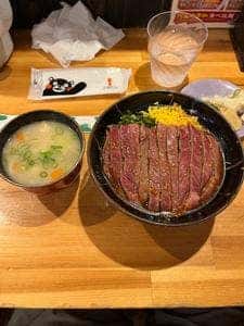 めしのやまいち