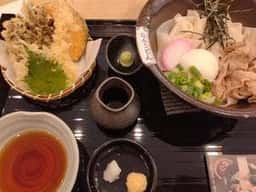 花山うどん 本店お食事処