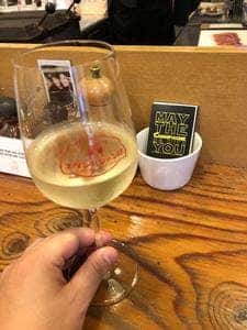 スタンドシャン食 Osaka 北新地 Champagne & GYOZA BAR