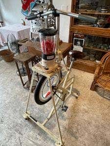 HOUSEHOLD kitchen