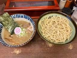 三三七