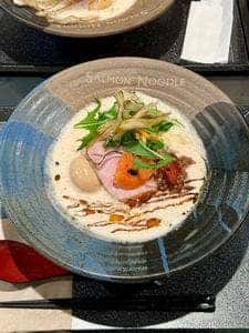 サーモンnoodle横浜