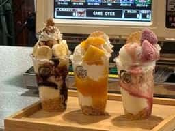 月とアイス 古町本店