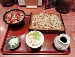 蝦夷前そばと豚丼 北堂 新千歳空港店