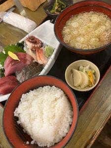 かに海鮮問屋 魚どん亭