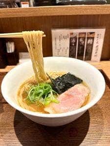 横浜 らぁ麵 めだか堂