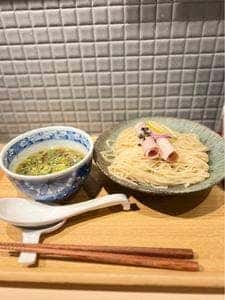 ダシと麺 くじら