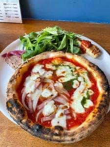 ピザ・アキラッチ