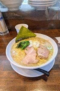 拉麺・呑み喰い処 伊八