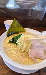 拉麺・呑み喰い処 伊八
