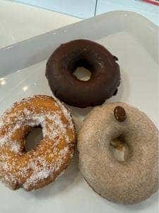 CROWN DONUTS