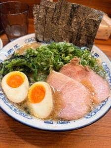 横浜豚骨醤油ラーメンYOLO
