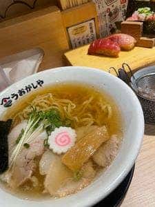 鮨とラーメン うおがしや 新橋店