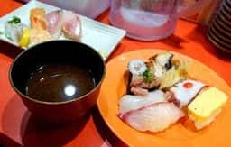 まわらない回転寿司 きんが