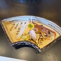 美くに