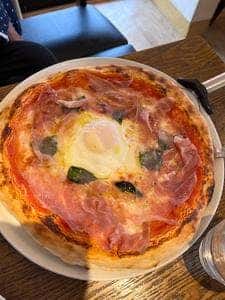PIZZERIA e 和 Meech