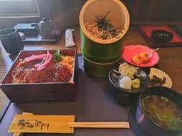 東右衛門足湯茶屋
