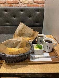 5 CROSSTIES COFFEE グランスタ店