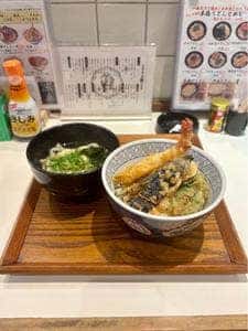 大衆酒場だれやめ