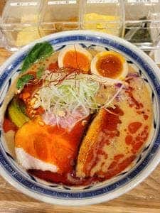 鶏そばと担々麺 一石二鶏