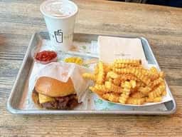 シェイクシャック 東京国際フォーラム店