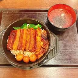 楊銘宇 黄燜鶏米飯 御徒町店