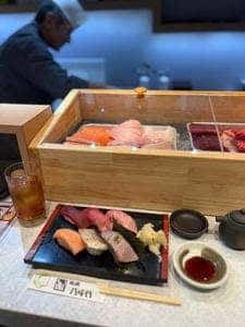 立喰い寿司 鮨處八千代 新宿三丁目店