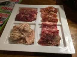 もつなべ 焼肉 間茶与詩