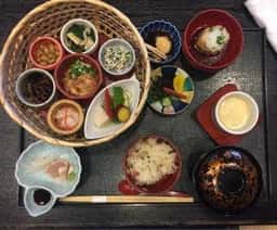 日本料理 わらびの森