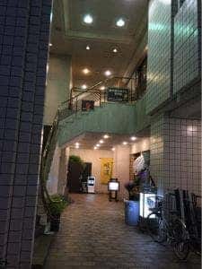 サリーズ バー