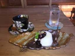 カフェ・リーフス